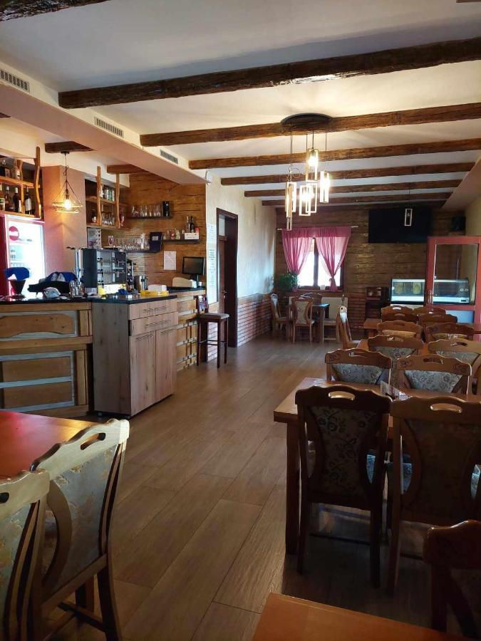 ホテル Restoran Bmb Odžak エクステリア 写真