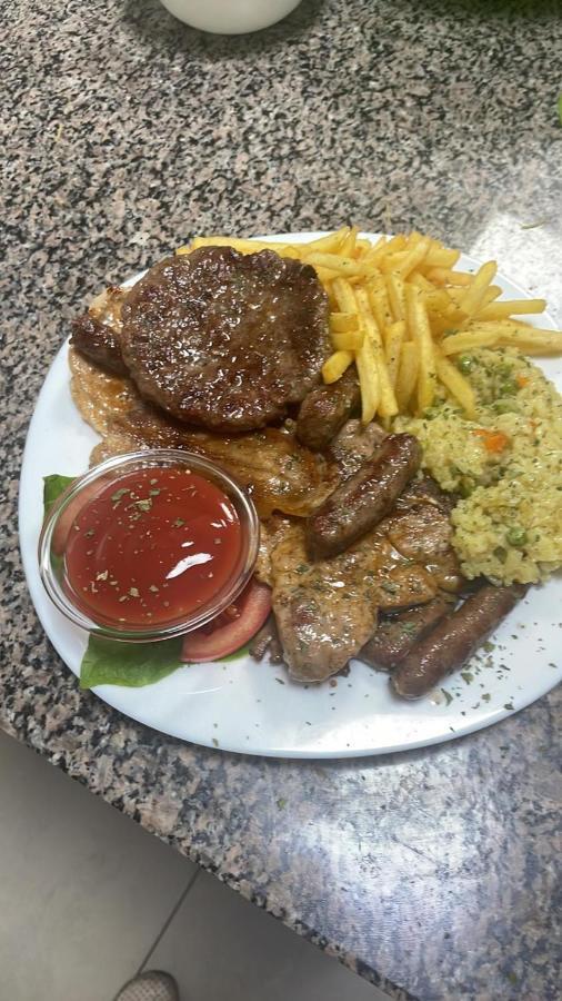 ホテル Restoran Bmb Odžak エクステリア 写真